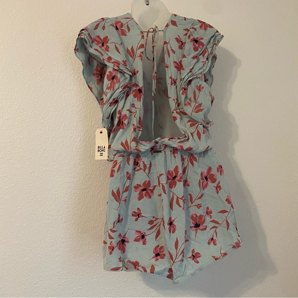 Billabong Womens Size Medium Ruffle Up Floral Romper With Open Back New With Tag - Picture 8 of 11
